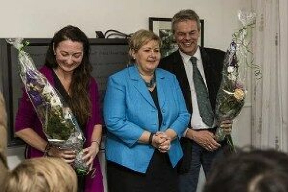 Ekteparet May-Britt og Edvard Moser, her sammen med statsminister Erna Solberg, ble i 2014 tildelt nobelpris for deres arbeid innen hjerneforskning. (Kilde: Wikimedia Commons) Ekteparet May-Britt og Edvard Moser, her sammen med statsminister Erna Solberg, ble i 2014 tildelt nobelpris for deres arbeid innen hjerneforskning. (Kilde: Wikimedia Commons)