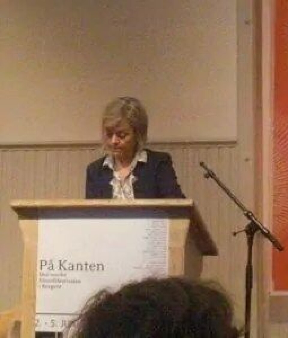 Anita Leirfall fortalde om Kant sine tankar om verdsborgarskap. (Foto: Alexander Myklebust) Anita Leirfall fortalde om Kant sine tankar om verdsborgarskap. (Foto: Alexander Myklebust)