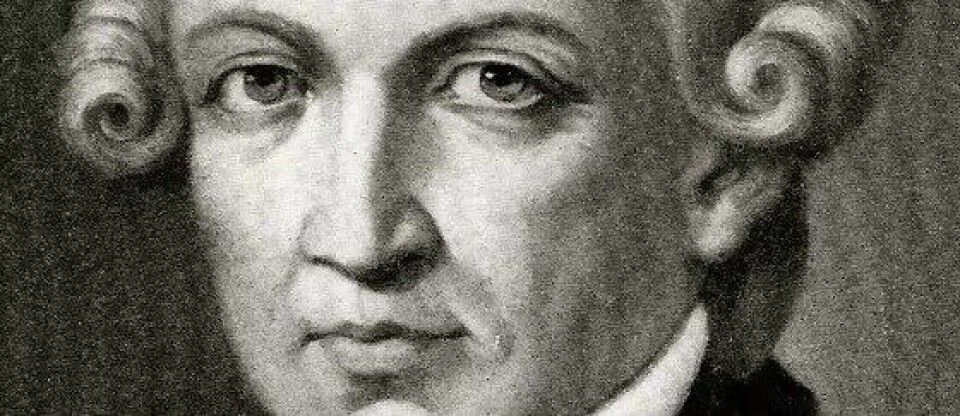Portrett av Immanuel Kant. (Kilde: Wikimedia commons)
I sin Kritikk av den rene fornuft analyserer Immanuel Kant de nødvendige forutsetningene for muligheten av erfaring. Likevel blir Kants forståelse av de modale forestillingene om nødvendighet og mulighet overraskende sjelden diskutert blant forskere. Man skulle tro at Kant ikke drøftet dem overhodet. Men i min avhandling From Thinking to Being viser jeg det motsatte: Ikke bare har Kant en teori om modalitet; den er også uvanlig interessant, sofistikert og svært sentral. Portrett av Immanuel Kant. (Kilde: Wikimedia commons)
I sin Kritikk av den rene fornuft analyserer Immanuel Kant de nødvendige forutsetningene for muligheten av erfaring. Likevel blir Kants forståelse av de modale forestillingene om nødvendighet og mulighet overraskende sjelden diskutert blant forskere. Man skulle tro at Kant ikke drøftet dem overhodet. Men i min avhandling From Thinking to Being viser jeg det motsatte: Ikke bare har Kant en teori om modalitet; den er også uvanlig interessant, sofistikert og svært sentral.