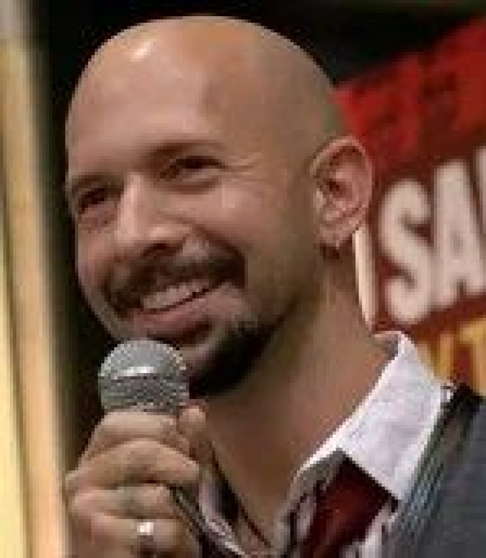 Etter Neil Strauss’ suksess The Game (2005) ble det opprettet sjekkekollektiver verden over, også i Oslo. I 2008 kom oppfølgeren The rules of the game, om å mestre spillet i løpet av et trettidagers program. Strauss har også skrevet kritikerroste biografier om pornostjernen Jenna Jameson og skandalebandet Mötley Crüe. (Kilde: Wikimedia commons.) Etter Neil Strauss’ suksess The Game (2005) ble det opprettet sjekkekollektiver verden over, også i Oslo. I 2008 kom oppfølgeren The rules of the game, om å mestre spillet i løpet av et trettidagers program. Strauss har også skrevet kritikerroste biografier om pornostjernen Jenna Jameson og skandalebandet Mötley Crüe. (Kilde: Wikimedia commons.)