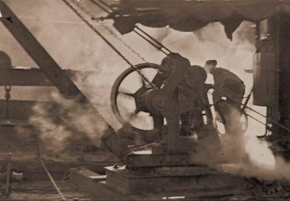 The Steam Winch. Fotografert i 1909 av Tom H. Stoward (1874–1941). (Kjelde: Wikimedia Commons)