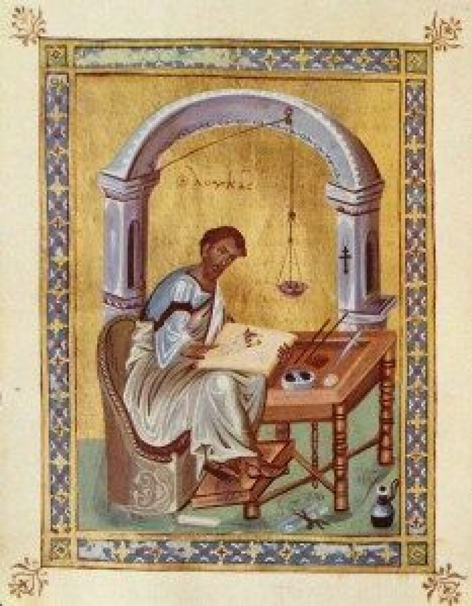 Bysantinsk illuminasjon som viser evangelisten Lukas som skriver. Fra 1100-tallet. (Kilde: Wikimedia Commons) Bysantinsk illuminasjon som viser evangelisten Lukas som skriver. Fra 1100-tallet. (Kilde: Wikimedia Commons)