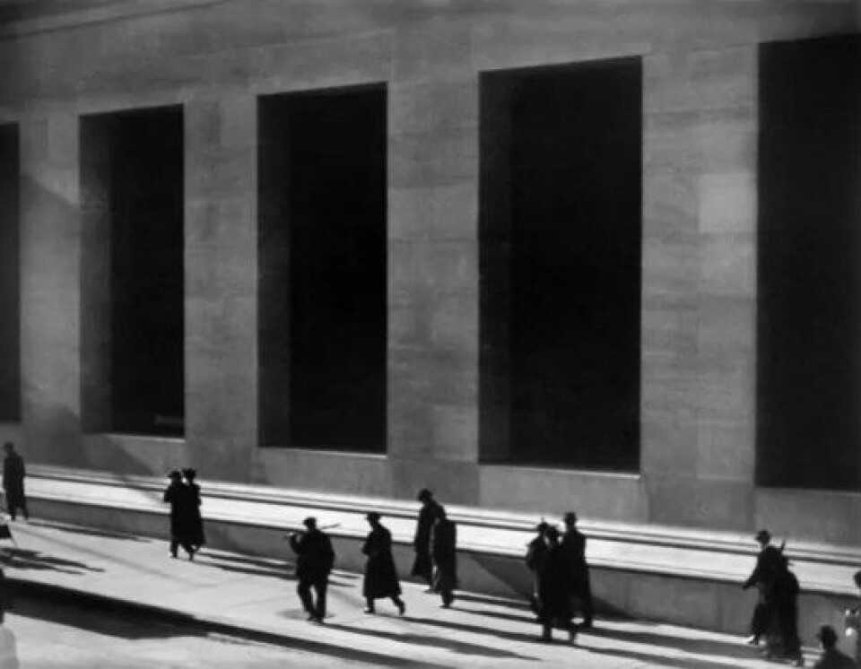 Foto: Paul Strands «Wall Street», publisert i Camera Work, v. 48, oktober 1916/ Wikimedia Commons Foto: Paul Strands «Wall Street», publisert i Camera Work, v. 48, oktober 1916/ Wikimedia Commons