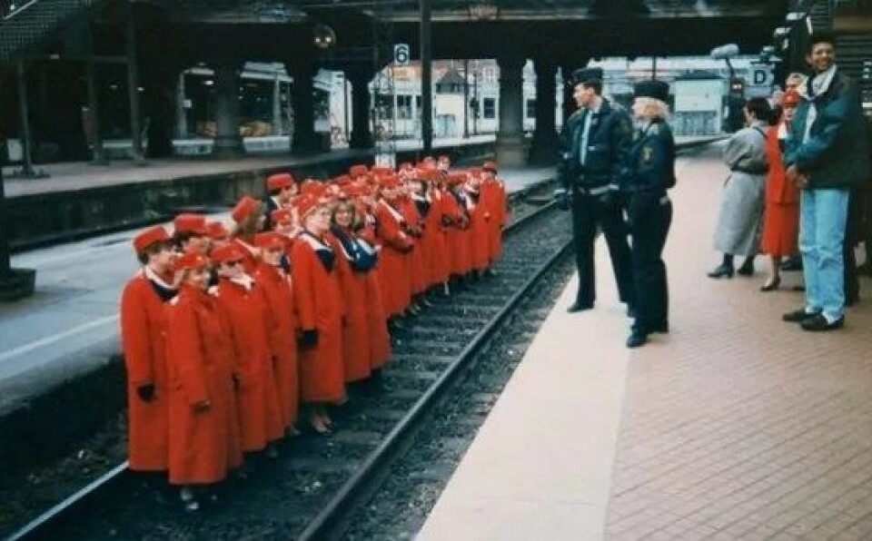 Fra en dansk togstreik i 1992. (Kilde: Hunter Desportes/flickr. Lisens: CC BY 2.0)
Filosofen og økonomen Adam Smiths gikk i bresjen for et fritt marked fordi han mente staten ikke tok hensyn til arbeiderklassens interesser. Paul Rækstad har skrevet masteroppgave om Smiths klasse- og statsteori og mener at Smith undervurderte arbeiderklassens evne til politisk innflytelse. Fra en dansk togstreik i 1992. (Kilde: Hunter Desportes/flickr. Lisens: CC BY 2.0)
Filosofen og økonomen Adam Smiths gikk i bresjen for et fritt marked fordi han mente staten ikke tok hensyn til arbeiderklassens interesser. Paul Rækstad har skrevet masteroppgave om Smiths klasse- og statsteori og mener at Smith undervurderte arbeiderklassens evne til politisk innflytelse.