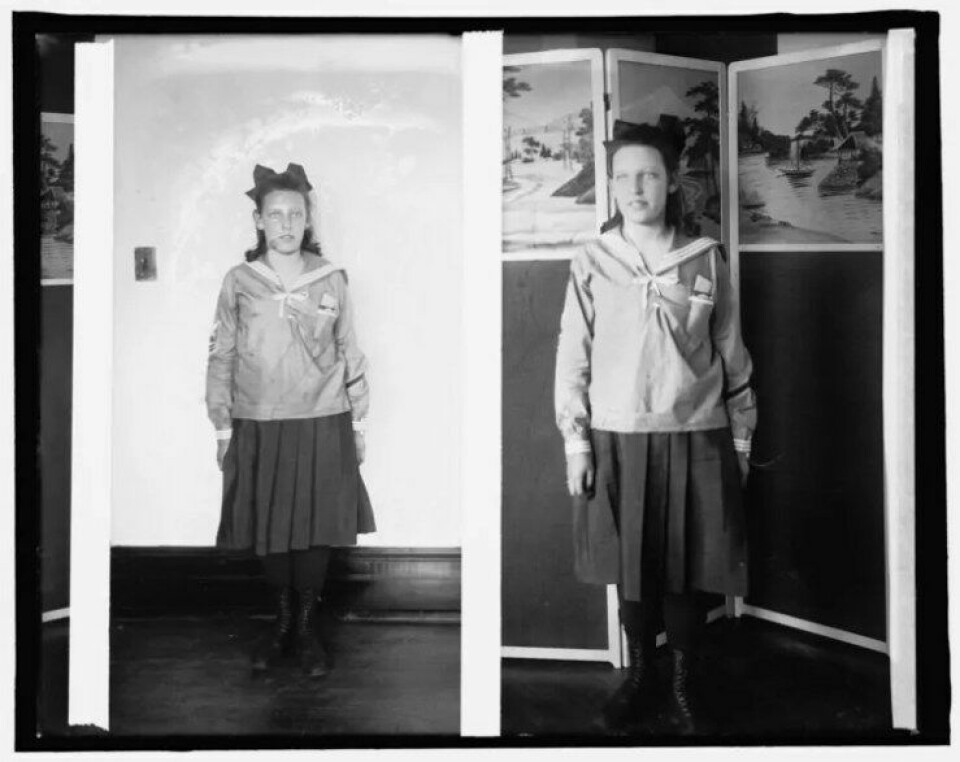 Bilde av oppkledd skolejente (Kilde: Wikimedia)