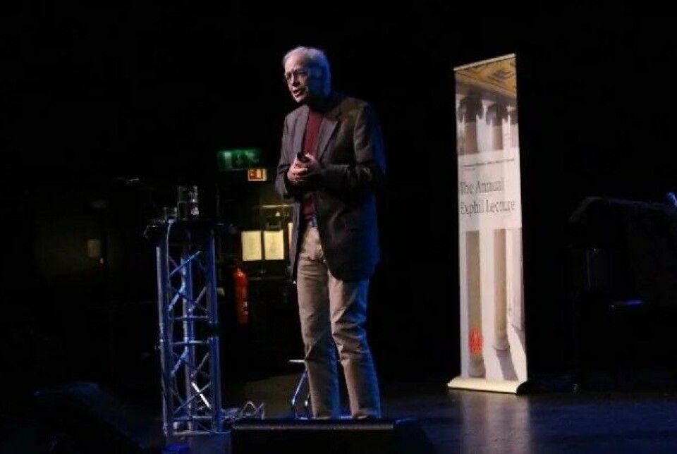 Peter Singer under Exphil-forelesningen. (Foto: Marta Stachurska-Kounta)