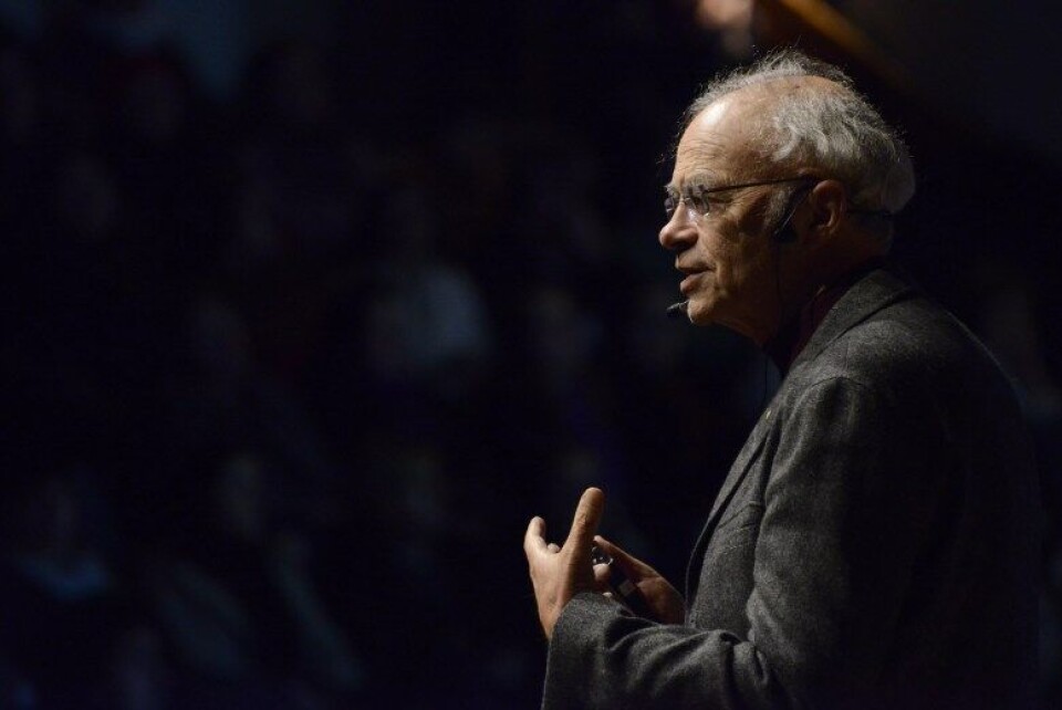 Peter Singer är känd för att skapa debatter inom etik och moral. Foto: Fronteiras do Pensamento. Wikimedia commons. Licens: CC BY-SA 2.0. Peter Singer är känd för att skapa debatter inom etik och moral. Foto: Fronteiras do Pensamento. Wikimedia commons. Licens: CC BY-SA 2.0.