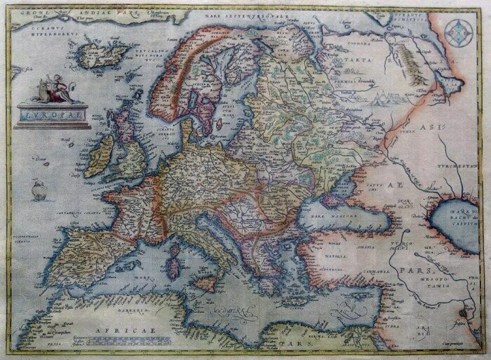 – Her ligger det altså et ønske om å gå induktivt til verks for å forstå EU som et sui generis i internasjonal politikk fremfor å dedusere fra abstrakte, snevre og særs ufullstendige modeller, skriver Svendesen om boken Å forstå historie. Illustrasjonen er et kart over Europa, tegnet av Abraham Ortelius (1527-1598). (Kilde: Wikimedia Commons)