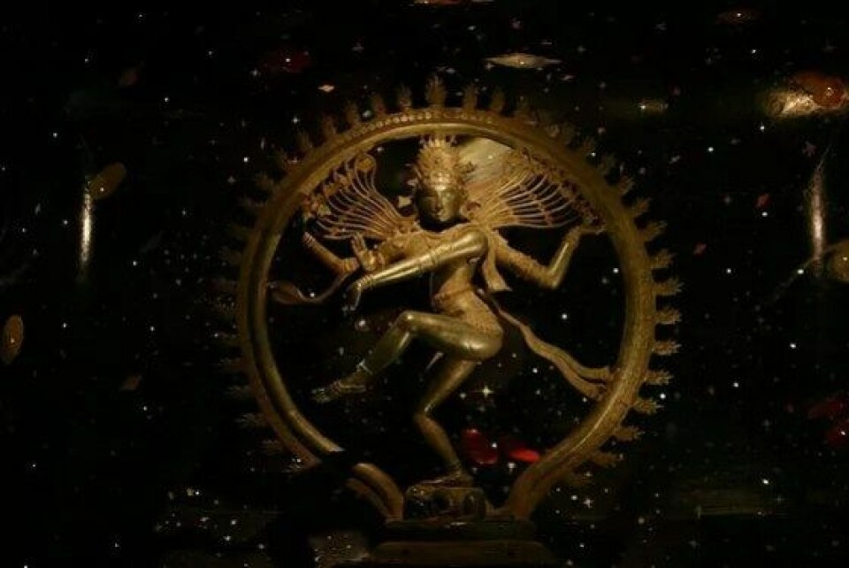 Dansende Shiva i flammekrans. (Kilde: yashima CC BY-SA 2.0) ESSAY: Meditasjon er ikke refleksjon. Meditasjon er ikke begrepsmessig klargjøring. Kan meditasjon likevel være relevant for vestlig filosofi, slik den ble innrettet av Sokrates og Platon? Ved henvisning til Descartes og Fichte skal jeg søke å vise at en slik relevans finnes. Dansende Shiva i flammekrans. (Kilde: yashima CC BY-SA 2.0) ESSAY: Meditasjon er ikke refleksjon. Meditasjon er ikke begrepsmessig klargjøring. Kan meditasjon likevel være relevant for vestlig filosofi, slik den ble innrettet av Sokrates og Platon? Ved henvisning til Descartes og Fichte skal jeg søke å vise at en slik relevans finnes.