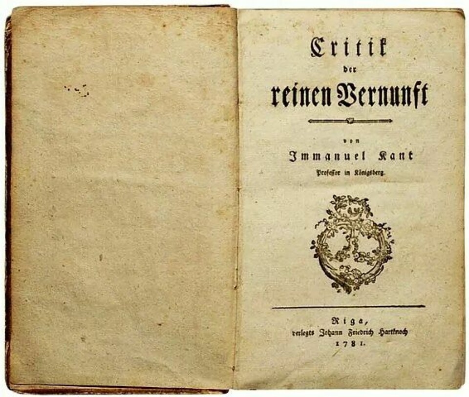 Stridens kjerne: Immanuel Kants hovedverk Kritik der reinen Vernunft. Her vises tittelbladet i førsteutgaven fra 1781. (Kilde: Wikimedia Commons)