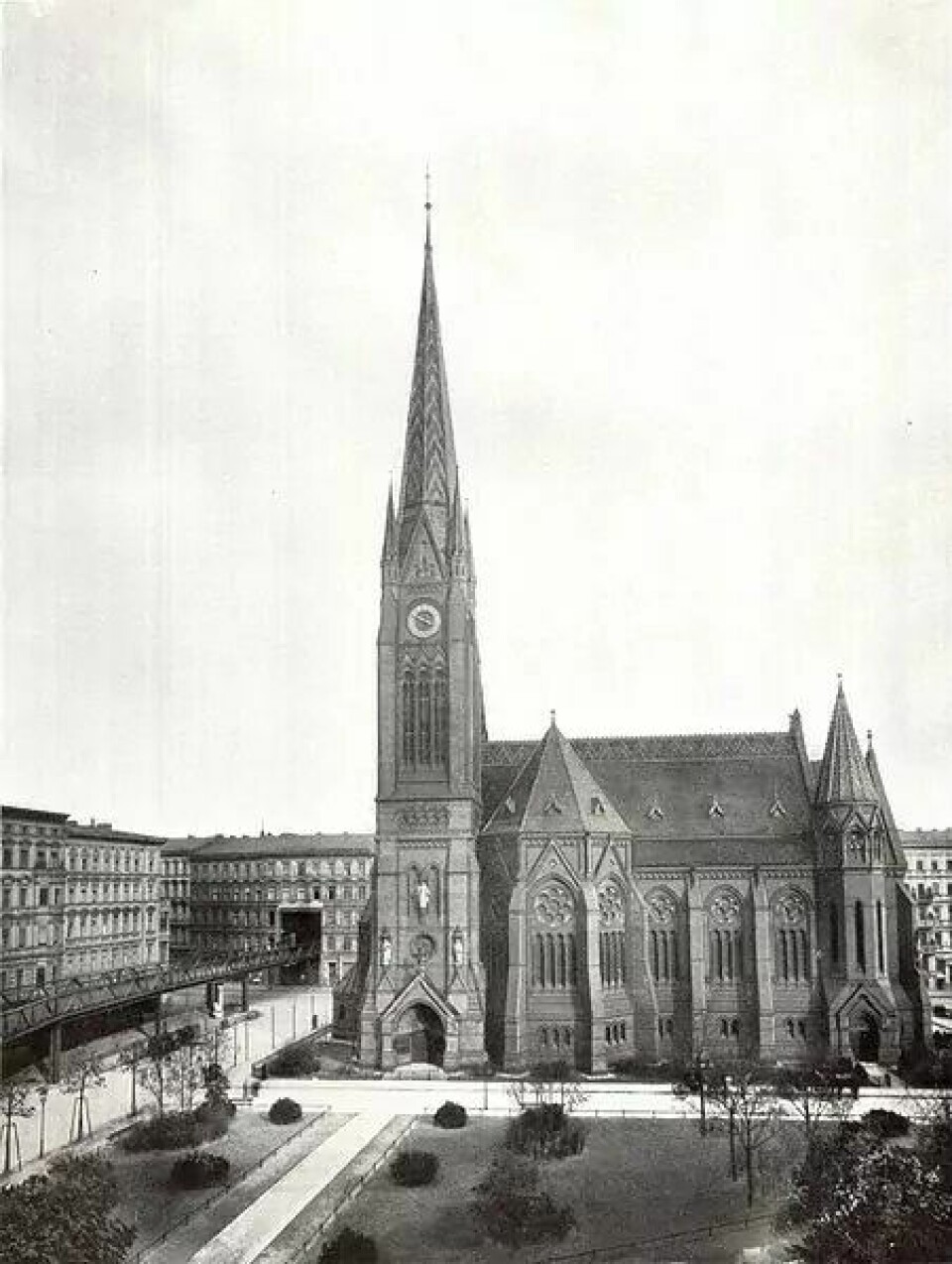 Lutherkirche i Berlin, fotografert rundt 1905. (Kilde: Wikimedia commons)