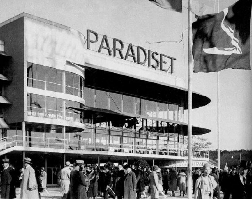 Stockholmutstillingen 1930. Hovedrestauranten Paradiset, arkitekt Gunnar Asplund. «Udstillingens måske bedste bygning», mener PH. (Foto: Wikimedia commons)