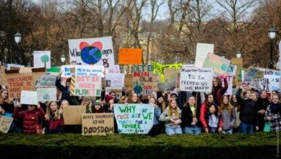 En ny klimabevissthet vokser. Under skolestreiken i 2019 samlet over 40 000 seg foran Stortinget. (Foto: Sébastian Dahl, CC BY-NC-SA 4.0.) En ny klimabevissthet vokser. Under skolestreiken i 2019 samlet over 40 000 seg foran Stortinget. (Foto: Sébastian Dahl, CC BY-NC-SA 4.0.)