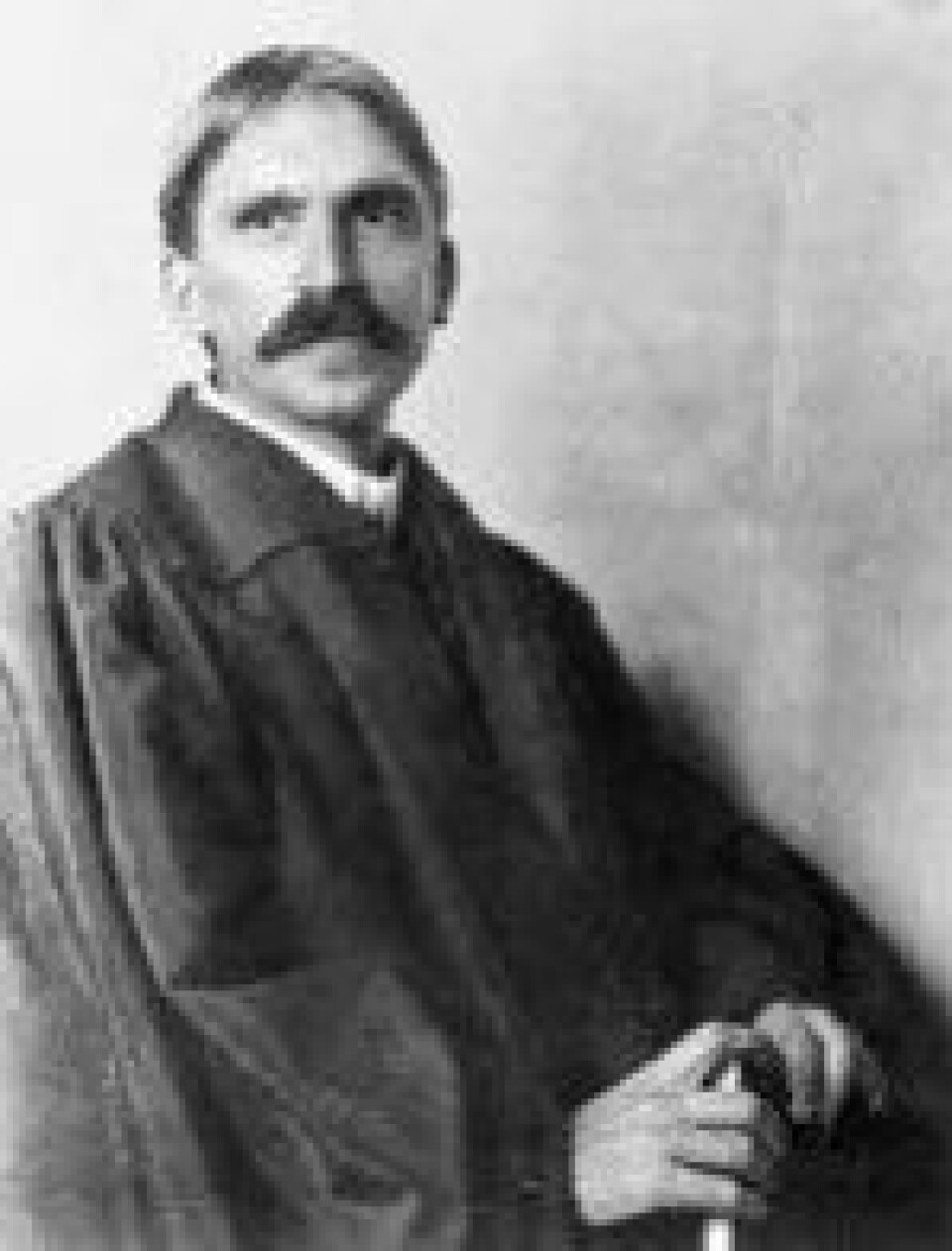 Filosofen John Dewey er best kjent for sine publikasjoner knyttet til pedagogikk og utdannelse, men skrev også om andre temaer, blant andre erfaring, natur, kunst, logikk, demokrati og etikk. (Kilde: Wikimedia commons) Filosofen John Dewey er best kjent for sine publikasjoner knyttet til pedagogikk og utdannelse, men skrev også om andre temaer, blant andre erfaring, natur, kunst, logikk, demokrati og etikk. (Kilde: Wikimedia commons)