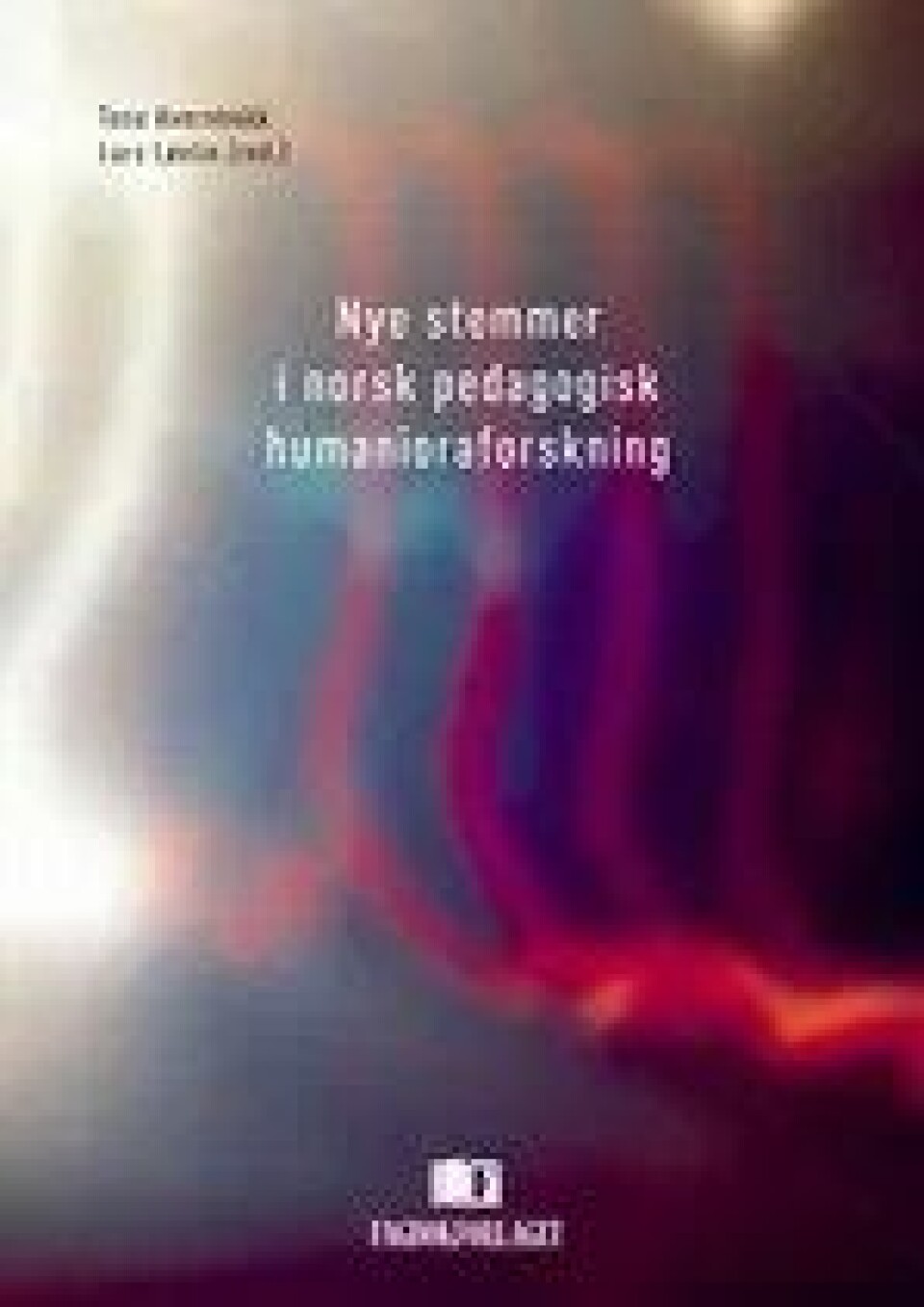 Einar Sundsdal er aktuell som bidragsyter i boken Nye stemmer i norsk pedagogisk humanioraforskning (Lars Løvlie og Tone Kvernbekk (Red.)