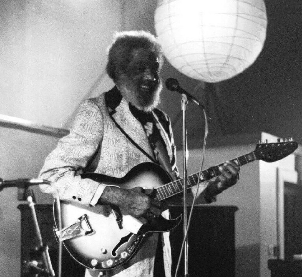 Slim Gaillard (Kilde: Phil Wight CC BY-SA 2.0) Slim Gaillard (Kilde: Phil Wight CC BY-SA 2.0)