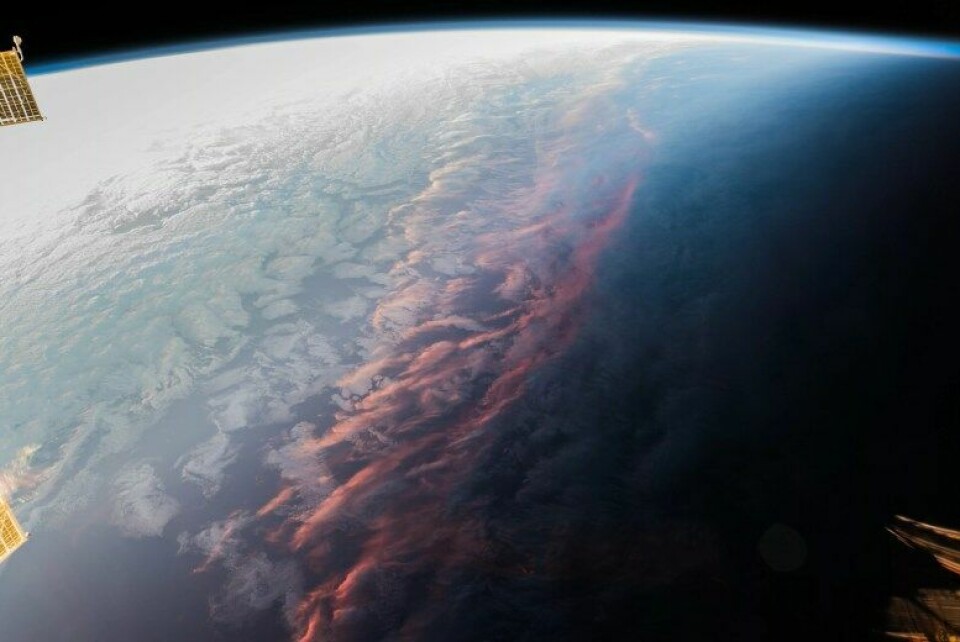 Solnedgang over jorda, sett fra en satellitt. (Kilde: ESA-A Gerst CC BY-SA 2.0)