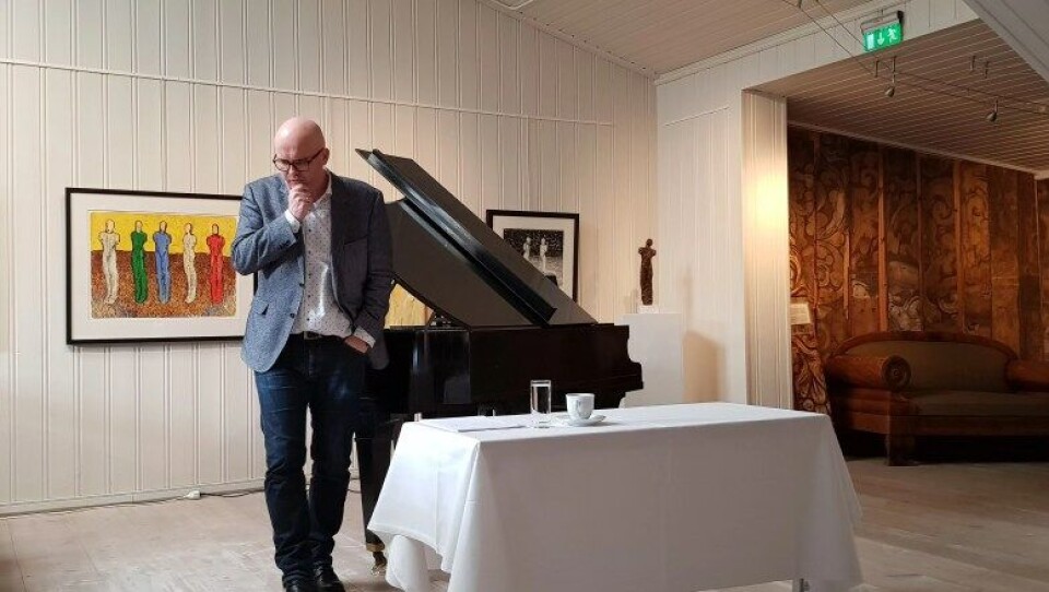 Lars Fredrik Svendsen snakker under seminaret. (Foto: Runar Mæland) Lars Fredrik Svendsen snakker under seminaret. (Foto: Runar Mæland)