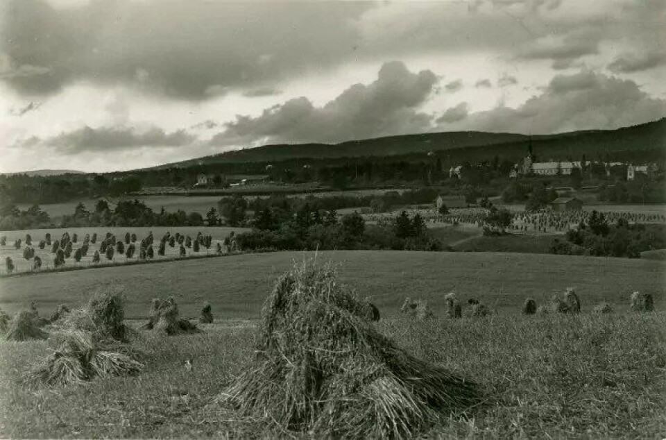 Fotografi av Gaustad sykehus, tatt av ukjent fotograf ca. 1900-1910. (Kilde: Kulturminnebilder.ra.no) Fotografi av Gaustad sykehus, tatt av ukjent fotograf ca. 1900-1910. (Kilde: Kulturminnebilder.ra.no)