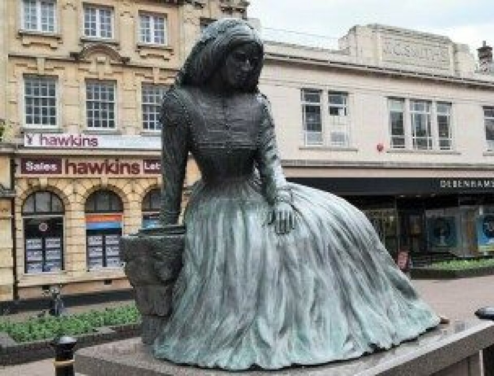 Statue av Mary Anne Evans i Warwickshire, England. (Foto: Flickr) Statue av Mary Anne Evans i Warwickshire, England. (Foto: Flickr)