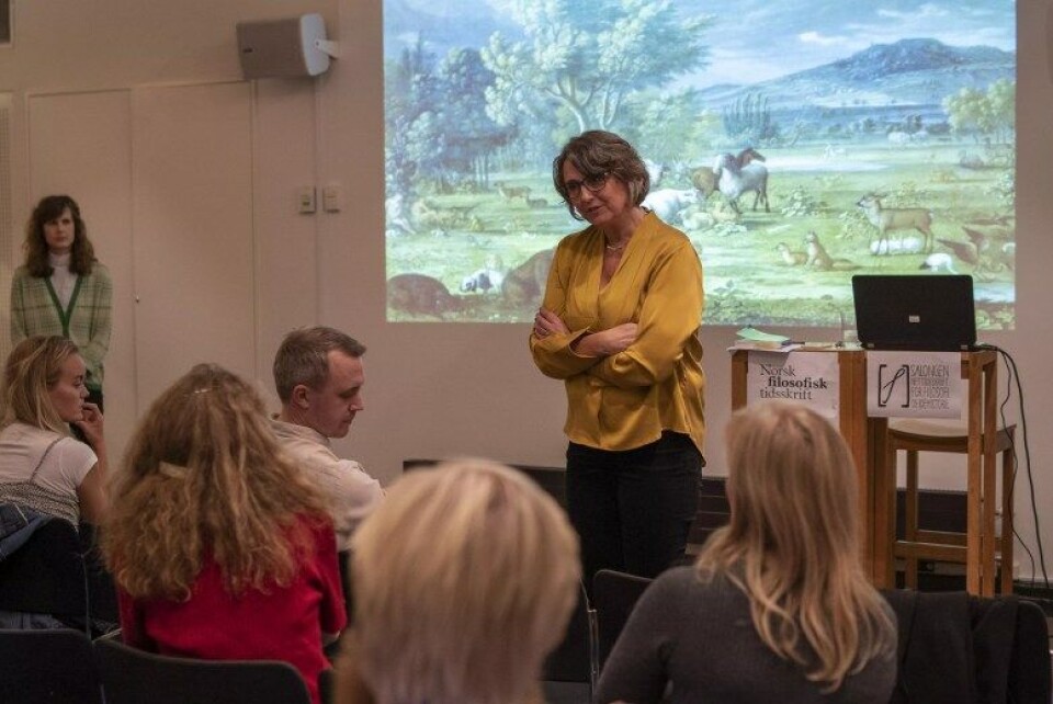 Falkeid svarer på spørsmål under spørsmålsrunden. (Foto: Andreas Odden) Falkeid svarer på spørsmål under spørsmålsrunden. (Foto: Andreas Odden)