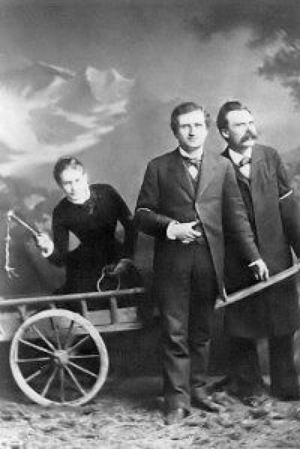 Lou Andreas-Salomé avbildet med Paul Rée og Friedrich Nietzsche i 1882. (Kilde: Wikimedia commons)