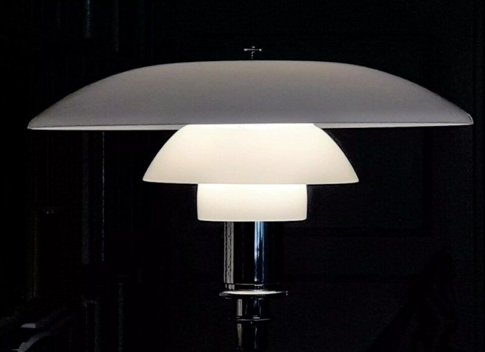 Det originale treskjermsystemet fra 1920-tallet – av PH omtalt som tallerken, skål og kopp – inngår i Danmarks offisielle kulturkanon. Her en glassversjon, gulvlampen 3½-2½. (Foto: Per Anders Aas Det originale treskjermsystemet fra 1920-tallet – av PH omtalt som tallerken, skål og kopp – inngår i Danmarks offisielle kulturkanon. Her en glassversjon, gulvlampen 3½-2½. (Foto: Per Anders Aas