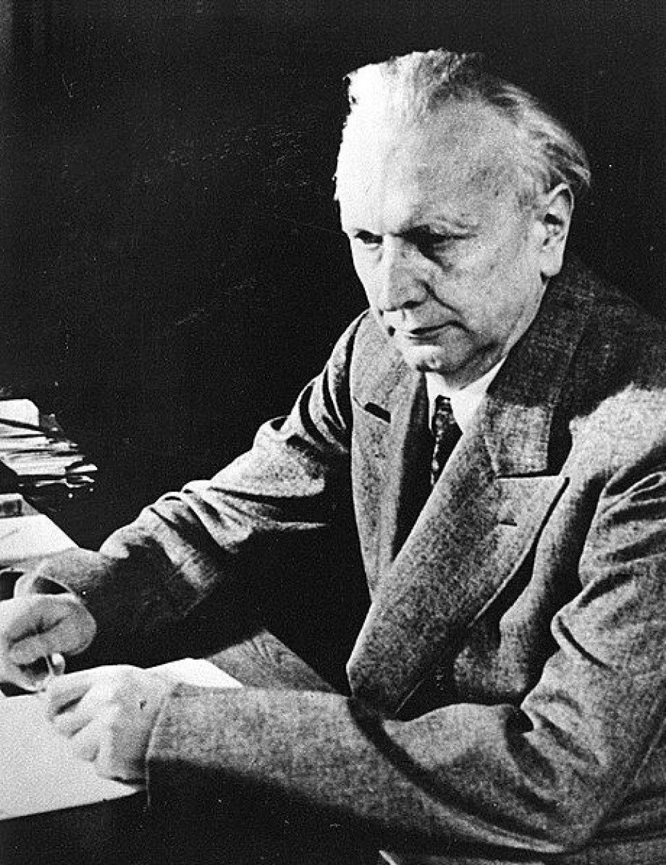 Karl Jaspers (1883-1969) var høyst kritisk til Undsets deterministiske syn på Tyskland og den tyske ånd.