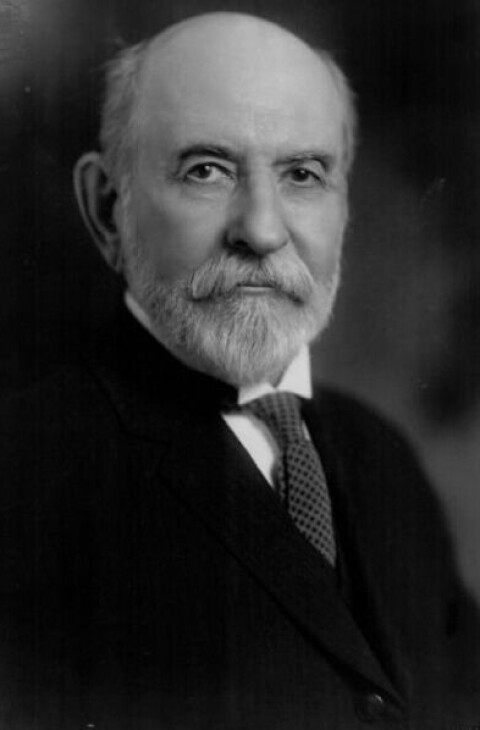 William Hornaday beskriver arternes udryddelse som dét, der bestandigt hjemsøger ham i alle døgnets vågne timer som et hæsligt spøgelse med blodige hugtænder.