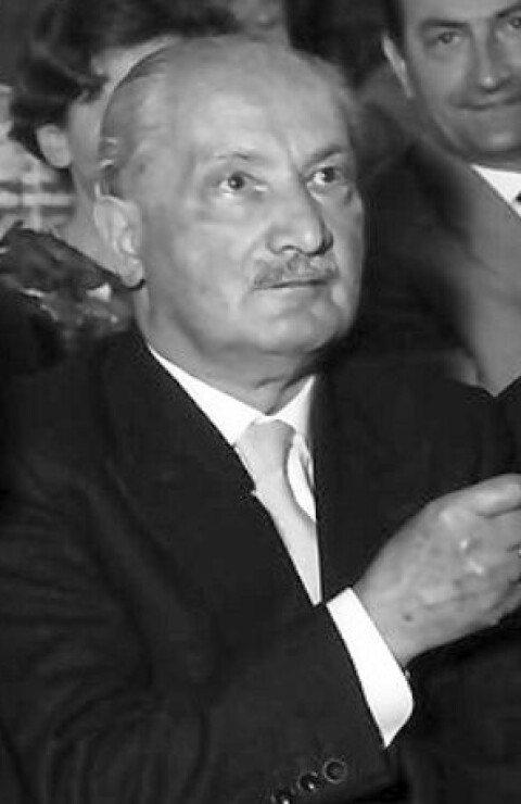 Martin Heidegger (1889–1976) var en tysk filosof kjent for sitt verk Væren og tid (1927), der han utforsker eksistens, tid og menneskets væren-i-verden, men hans filosofi er også omstridt på grunn av hans tilknytning til nazismen.